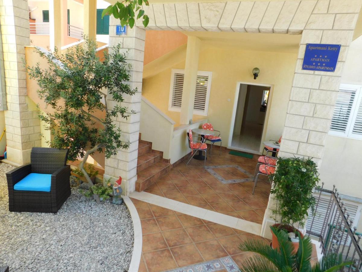 Apartment Dalmatia Ketty Макарска Экстерьер фото